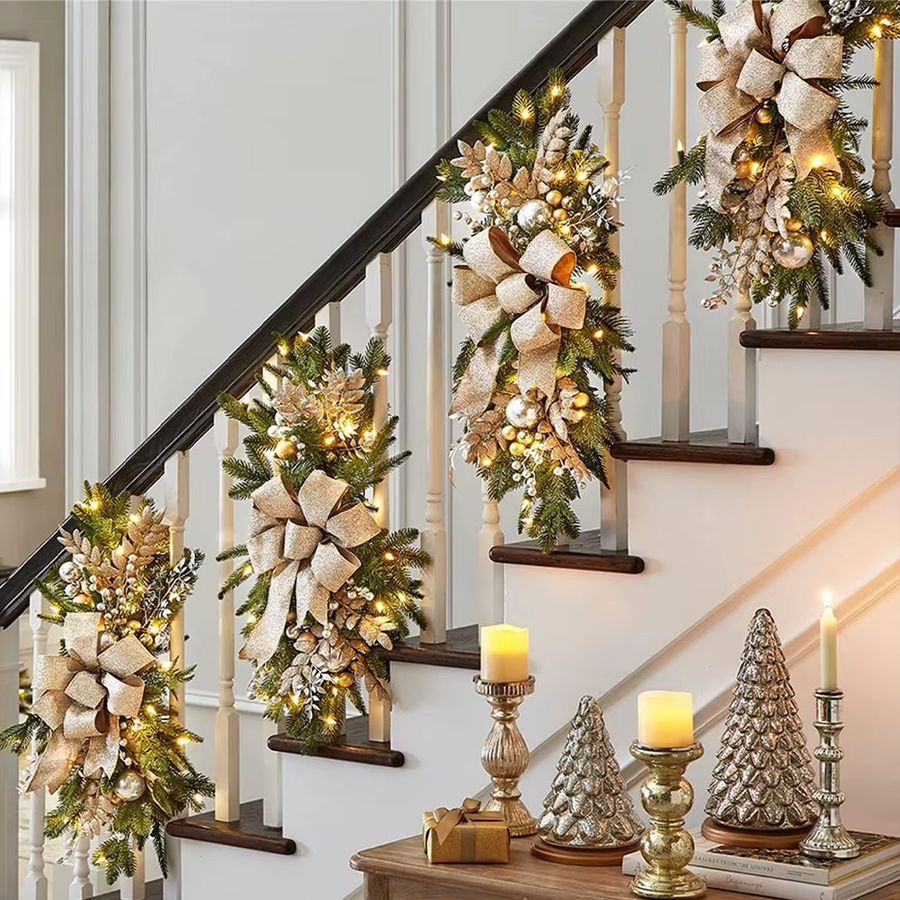APWIKOGER Weihnachtskranz-Anhänger in Rot als dekorative Weihnachts-Girlande für Fenster, Haustür oder Treppen - Bild 1