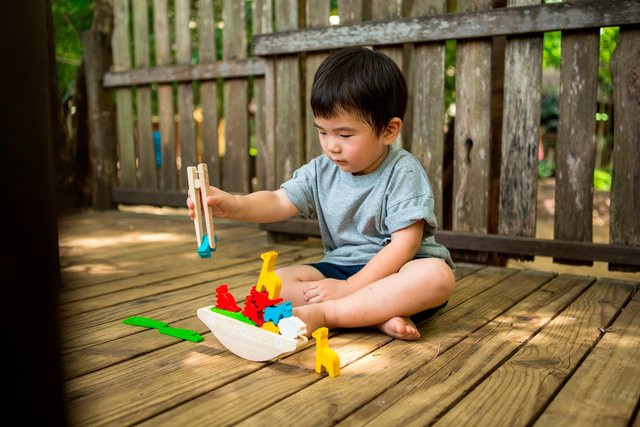 Plantoys Balancierspiel Boot, Holz, ab 3 Jahre - Bild 1