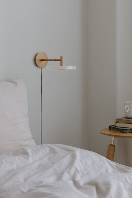 UMAGE Asteria Wall Wandleuchte Short in Weiß, dimmbar und verstellbar - Bild 1