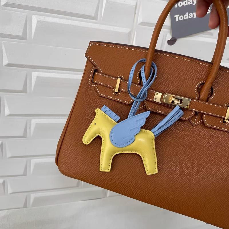 JMG Bags Pegasus Hanger Lederen Taschenanhänger in Mehrfarbig - Bild 1
