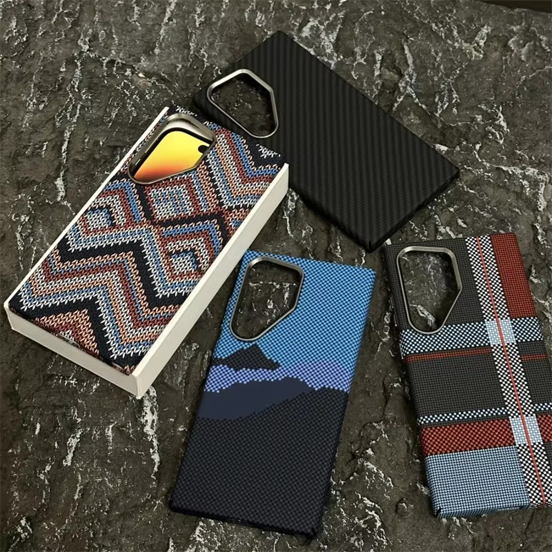 Stoßfeste Samsung Handyhülle mit Carbonfaser-Textur und MagSafe-Kompatibilität für Galaxy S25 S24 S23 Ultra Plus - Bild 1