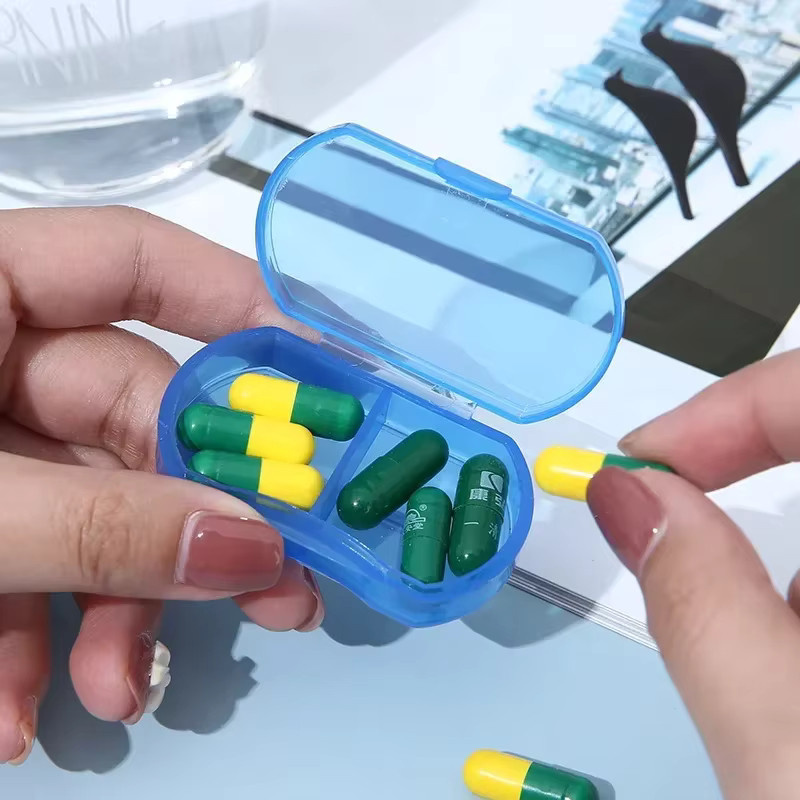 Vvocci 2-Fach Tabletten-Reisebox Medikamenten-Aufbewahrung in Weiß und Blau - Bild 2