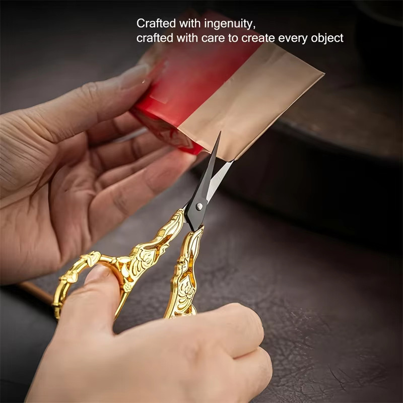 Retro Stickerei Schere aus Metall in Gold für Kreuzstich und DIY Handarbeit - Bild 2
