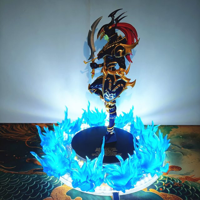 Bandai Yu-Gi-Oh! Luster Soldier Blue Fire LED-Effekt Actionfigur aus PVC als Anime-Lampe und Modellfigur - Bild 1