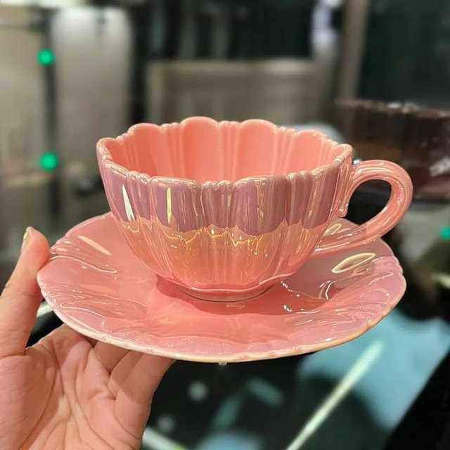 Luxuriöse Keramik-Teetasse mit Untertasse im europäischen Stil, floral mit Perlmuttblütenblatt, Grau, 240 ml - Bild 1