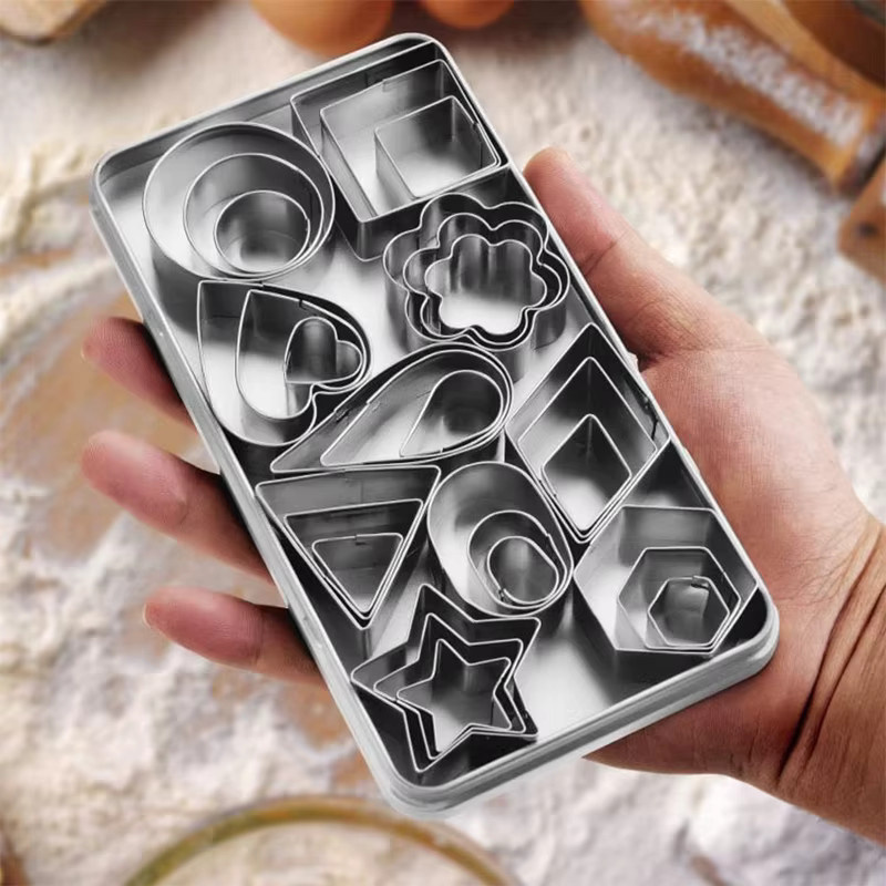 XINCHEN Cookie Cutter Set aus Edelstahl mit Aufbewahrungsbox, Geometrie und Herz-Formen für Linzer Kekse und DIY Gebäck-Dekoration, Silber - Bild 2