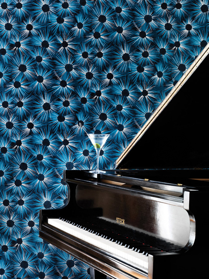 Nina Campbell Wallpaper Estella Midnight Blue/Gilver von Osborne & Little, Vlies Tapete im 1930s Hollywood Stil - Bild 2