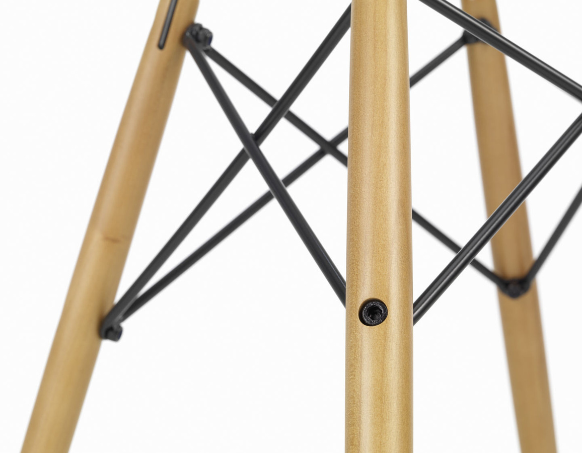 Vitra DSW Eames Plastic Side Chair in Grün aus Kunststoff und Holz mit mattem Finish - Bild 3