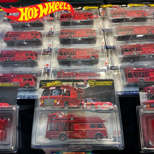 Hot Wheels Premium-Transportspielzeugset, Maßstab 1:64, Fahrzeuge - Bild 1