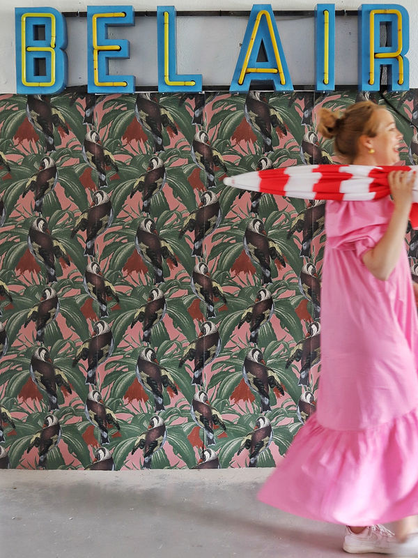 Studio Lisa Bengtsson Tapete Pippi in Pink und Multicolour mit floralem und botanischem Design - Bild 2
