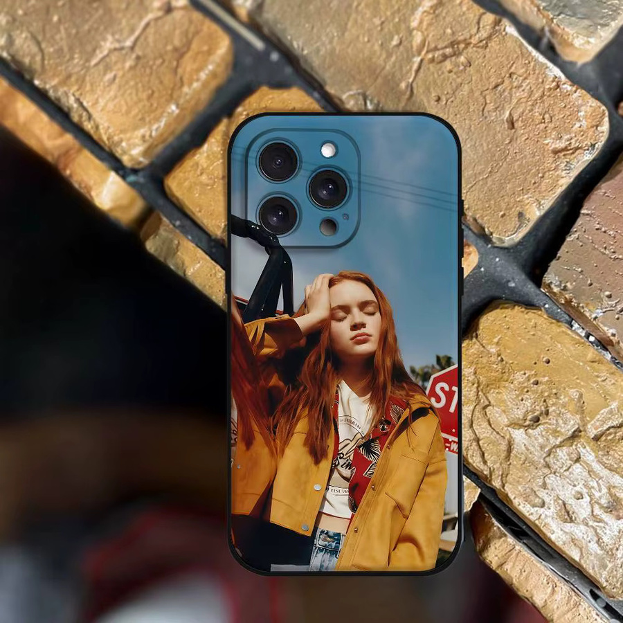 S-Sadie Sink Silikonhülle für Apple iPhone in Multicolor, matt und weich - Bild 2