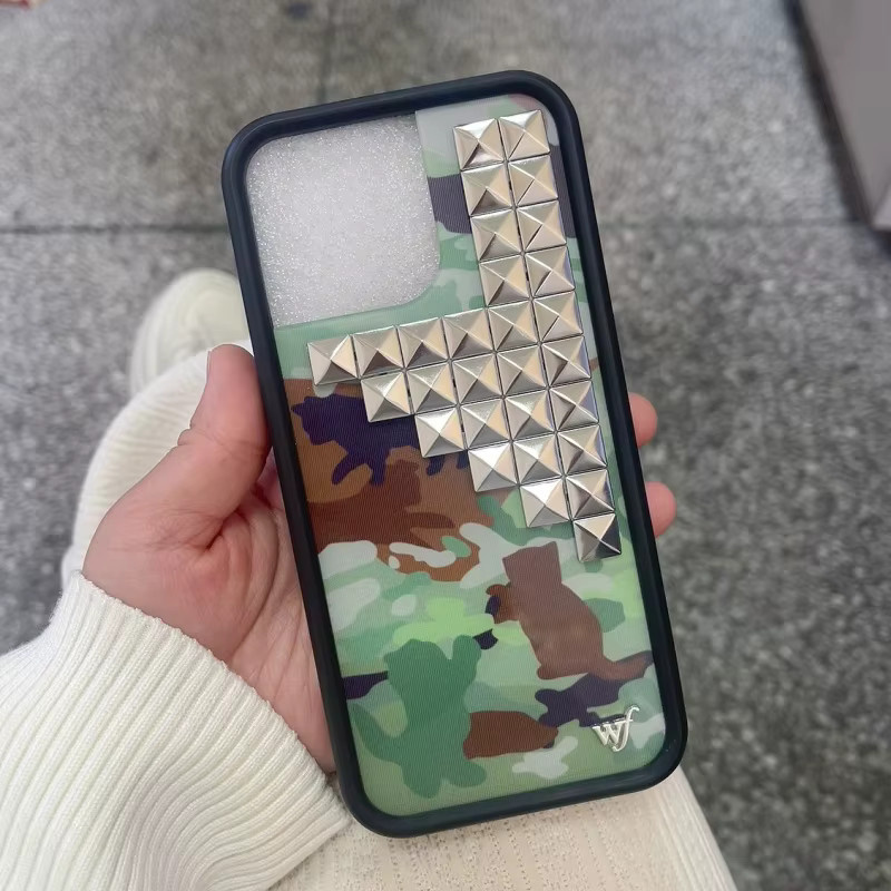 Wildflower 3D Solid-Nieten iPhone Handyhülle mit Leoparden- und Blumenmuster in Multicolour für iPhone 17 16 15 14 13 12 Pro Max Plus - Bild 4