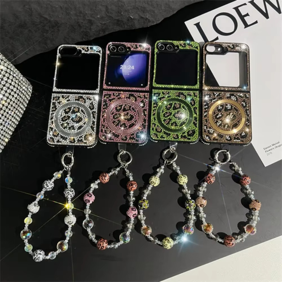 Magnetische Handyhülle mit Leder-Handkette und Leopardenmuster in Weiß mit Bling Glitzer Strass für Samsung Galaxy Z Flip 6 5 4 3 5G - Bild 3