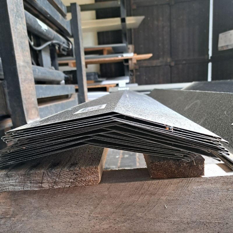 Firstblech Friedrich von Lien AG Tiefschwarz RAL 9005 Länge: 2,00 m - Bild 1