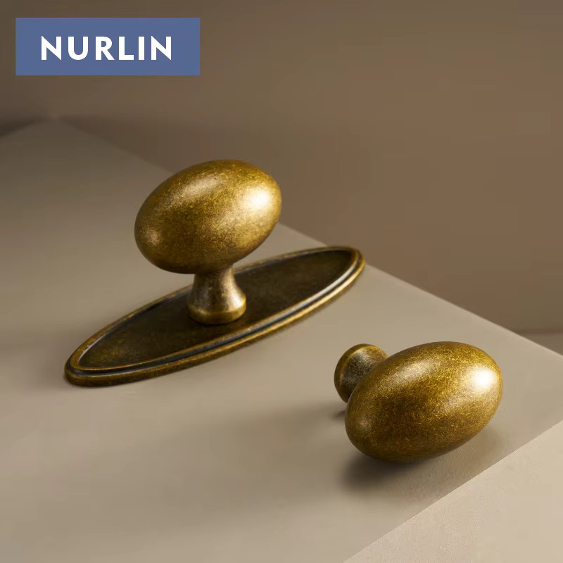 Nurlin Eisblume Möbelknopf aus massivem Messing in Gold mit Vintage-Finish - Bild 2