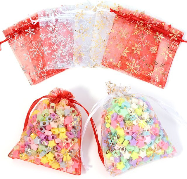 10 Organza Geschenktaschen mit Schneeflocken-Motiv und Kordelzug für Hochzeiten, Weihnachten und Partys in Weiß, Gold oder Rot - Bild 1
