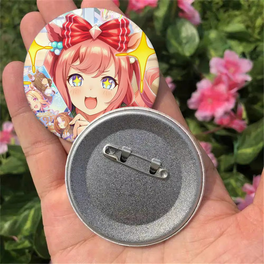 Agnes Digital Anime Umamusume Anstecknadel Bilibili Runde Cosplay Pin aus Metall in Multicolor, Durchmesser: 58 mm - Bild 2