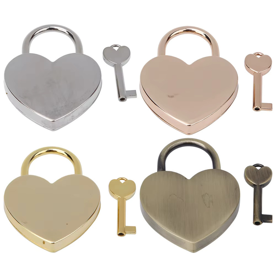 1 Set Vintage Vorhängeschloss aus Metall in Gold mit Herzschloss und Schlüssel, B/H: 45 x 59 mm - Bild 1