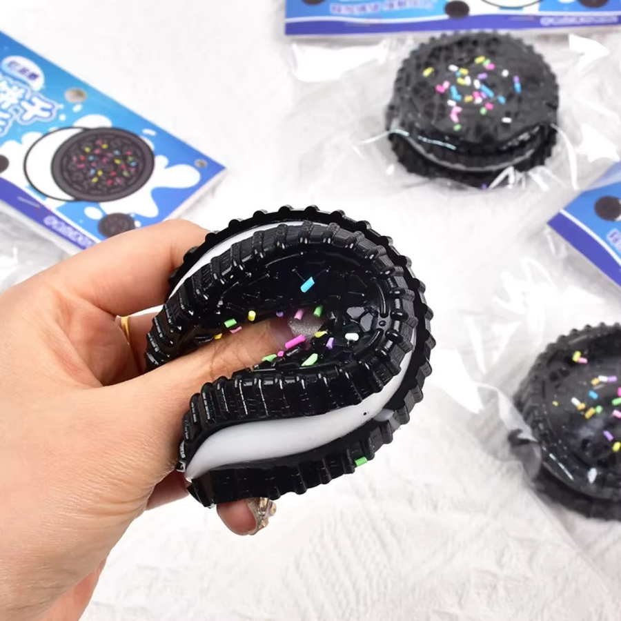 Schylling Oreo Stressabbau-Squishy-Spielzeug, Keks-Kuchen-Spielzeug, Sandwich-Keks Antistress-Gadget - Bild 3