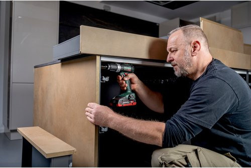 Metabo Akku-Schlagbohrschrauber SB 18 L BL bürstenlos mit 65 Nm und 18V inkl. Koffer - Bild 1