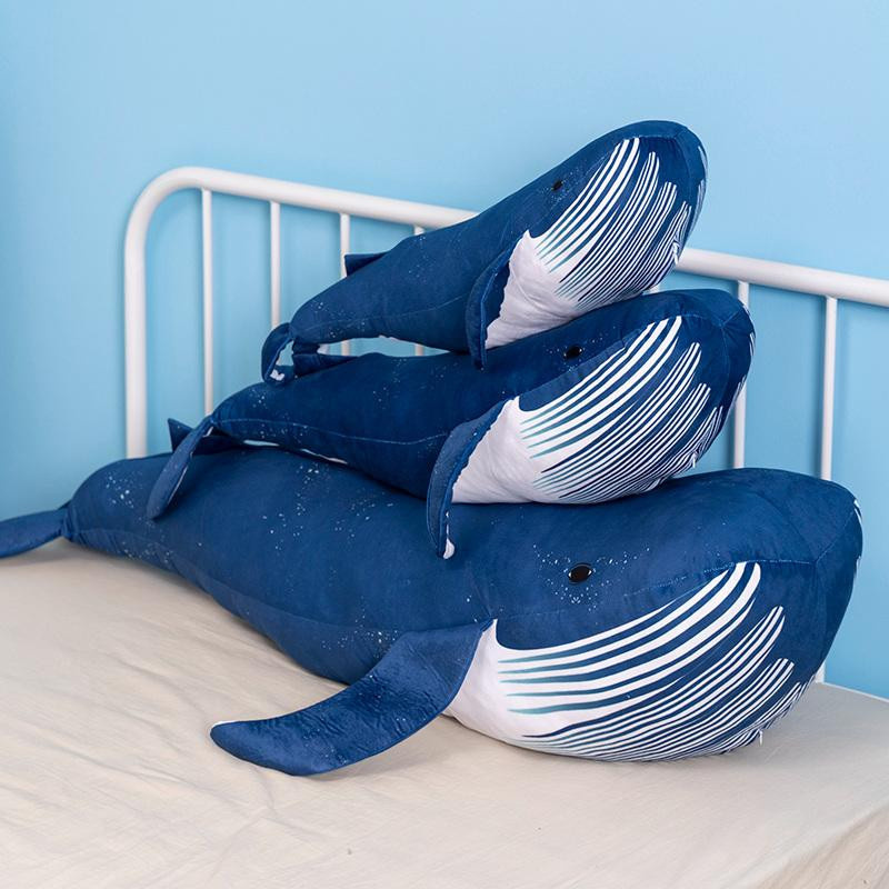 Blauwal Plüschkissen in Blau, Riesiges Cartoon Meerestier Plüschtier als Heimdekoration, Breite: 80 cm - Bild 2