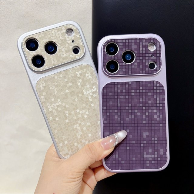 Stoßfeste Apple iPhone Handyhülle mit Mosaik-Gitter-Textur und Kameraschutz aus PC - Bild 1