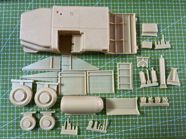 EVANOVM Marineblaues Flugzeugträger-Deckmodell, Präzisionsmodell 1:32, Grau, Kunststoff, unbemalt