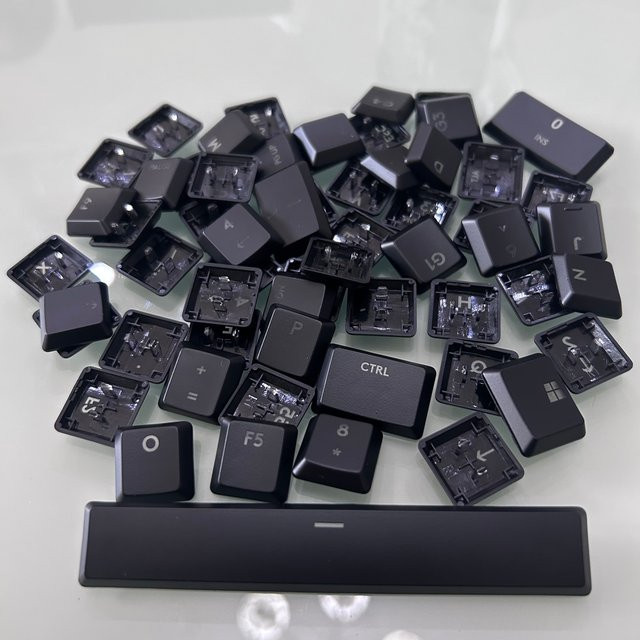 Transparente ABS-Tastenkappen für Logitech G913 G815 G915 und TKL RGB mechanische Tastaturen in Schwarz mit US-, UK- und DE-ISO-Layout - Bild 1