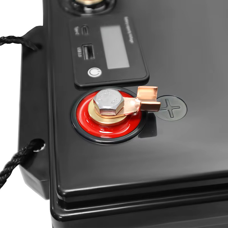 Varicore LiFePO4 Batterie 12,8V 200Ah mit Smart BMS, LCD-Display und USB-C Ausgang, Schwarz - Bild 3