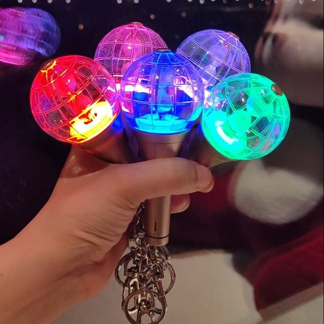 ATEEZ Leuchtstab, Merchandise, Fan-Anfeuerungsartikel - Bild 1