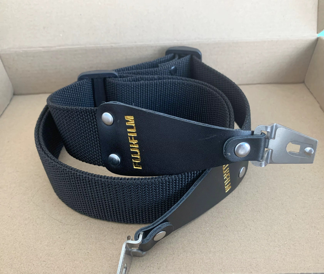Verstellbarer Schultergurt aus Leder und Nylon in Schwarz für Fujica GL690, GM670 und GX680 III Kameras - Bild 2