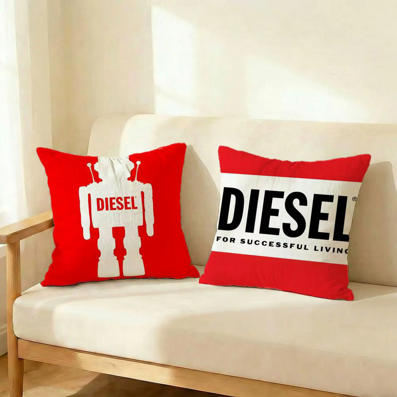 Diesel Kissenbezug 4er-Set mit Grafik-Design in Weiß und Rot, quadratisch - Bild 2