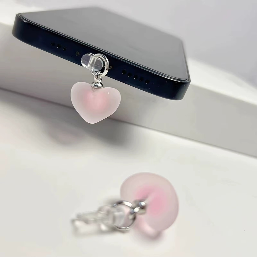 Herzförmiger USB-C Staubschutzstecker in Pink für dein Handy - Bild 2