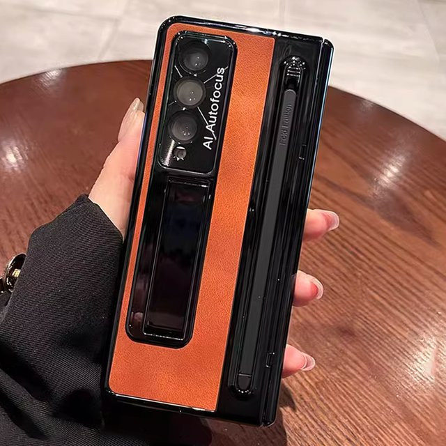 Luxus Scharnierhülle mit S Pen Ständer und Displayschutzfolie für Samsung Galaxy Z Fold 5G in Braun - Bild 1