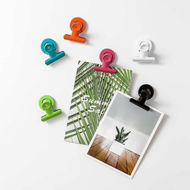 Mognot Magnetische Kühlschrankmagnete aus Metall, 42 Stück robuste Magnetklammern in Silber und Multicolour für Kühlschrank, Whiteboard und DIY-Displays - Bild 1