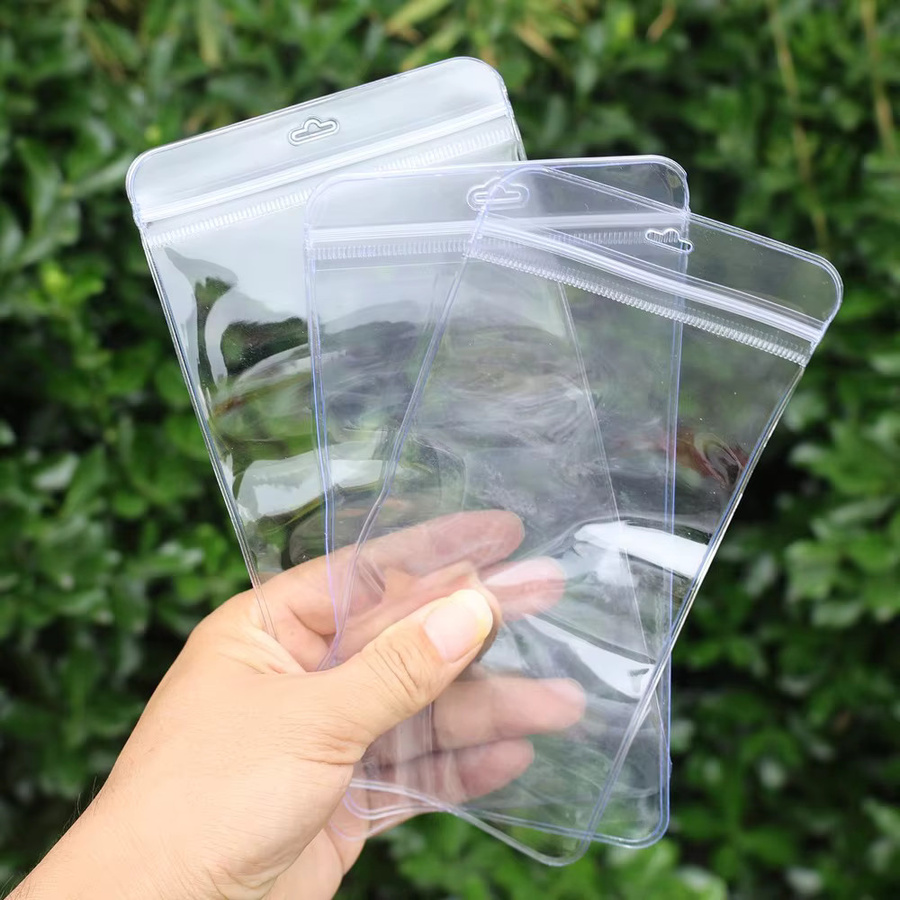 Wasserdichte Handytasche von newteneight in Transparent für iPhone, Samsung und Xiaomi als universelle Unterwasser-Hülle und Trockentasche - Bild 2