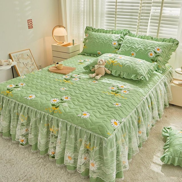 Dreiteiliges Bettwäsche-Set von Your Warm Home mit gestepptem Spannbettlaken und Tagesdecke aus Baumwollspitze in Grün im Prinzessinnen-Stil, B/T: 180 x 200 cm - Bild 1