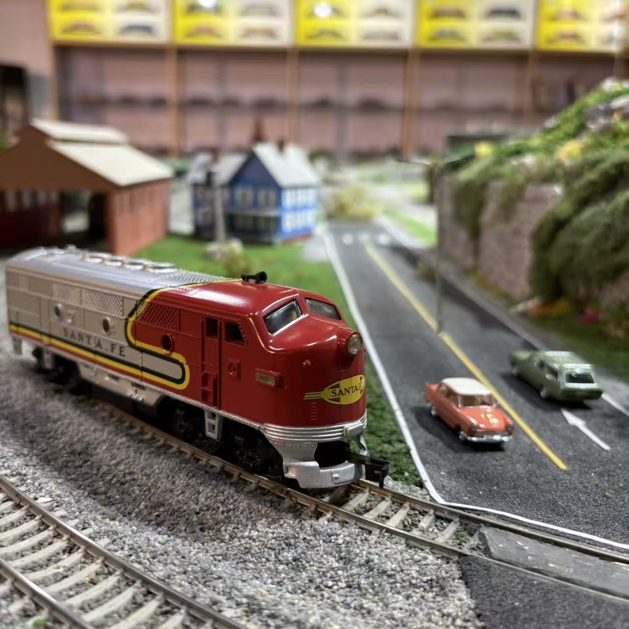 HRZPACT Diesellokomotive der amerikanischen Retro-FP7-Serie, Modell, Maßstab 1:87, Metall, Rot - Bild 2