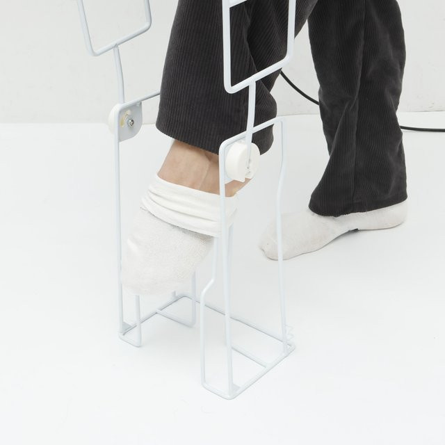 Donner Adaptive Dressing Aid Kompressionsstrumpf-Anziehhilfe mit faltbaren Griffen - Bild 1
