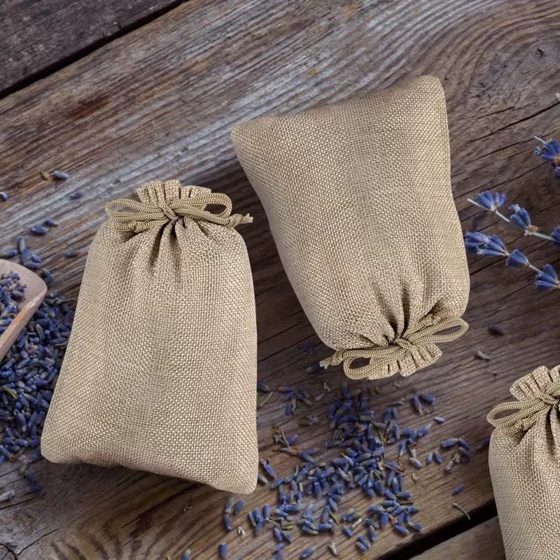 Sackleinen Kordelzugbeutel aus Jute in Beige für DIY Süßigkeiten Hochzeit und Schmuckaufbewahrung - Bild 4