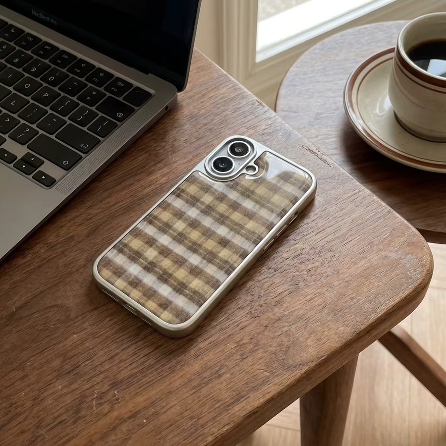 Stoßfeste Handyhülle von DecoPhone mit braunem Karomuster für iPhone 17, 16, 15, 14, 13, 12 Pro Max Plus Air - Bild 3
