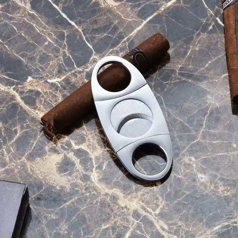 Edelstahl Zigarrenschneider in Silber als klassische Guillotine-Zigarrenschere - Bild 2
