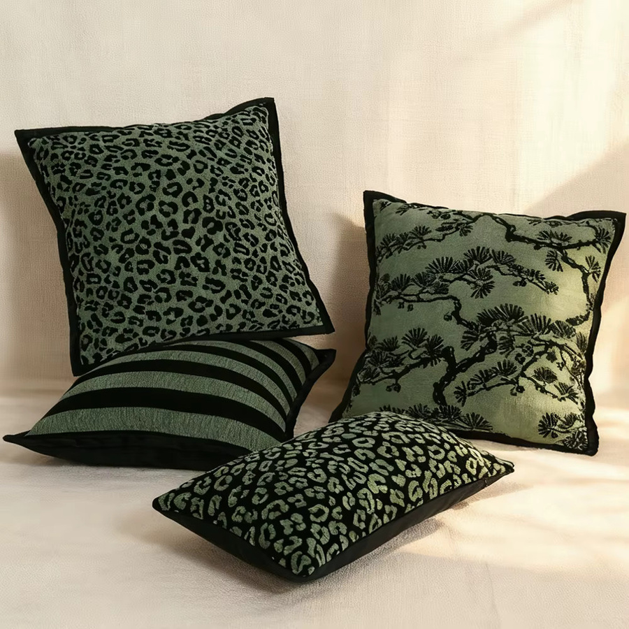 BUYNOW Kissenbezug aus Bambus-Jacquard in Grün mit Leopard-Print im Vintage-Stil, 30 x 30 cm - Bild 1