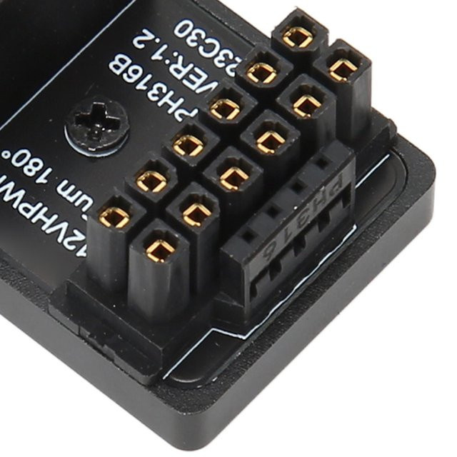 Igeteck ATX 16Pin auf 16Pin Buchse Adapter 180 Grad gewinkelt für 12V PCIe 5.0 HPWR GPU in Schwarz - Bild 1