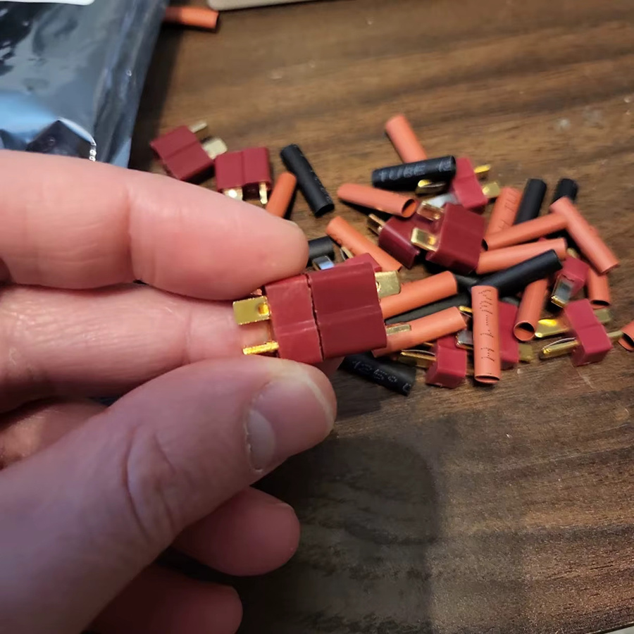 FRHY T-Stecker-Stecker-Set in Rot mit 20 Schrumpfschläuchen für RC-LiPo-Akkus, 30-teiliges Set - Bild 4