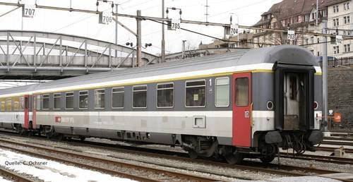 Piko H0 Schnellzugwagen Eurofima 1. Klasse der SBB Eisenbahn Modell 58537 - Bild 1