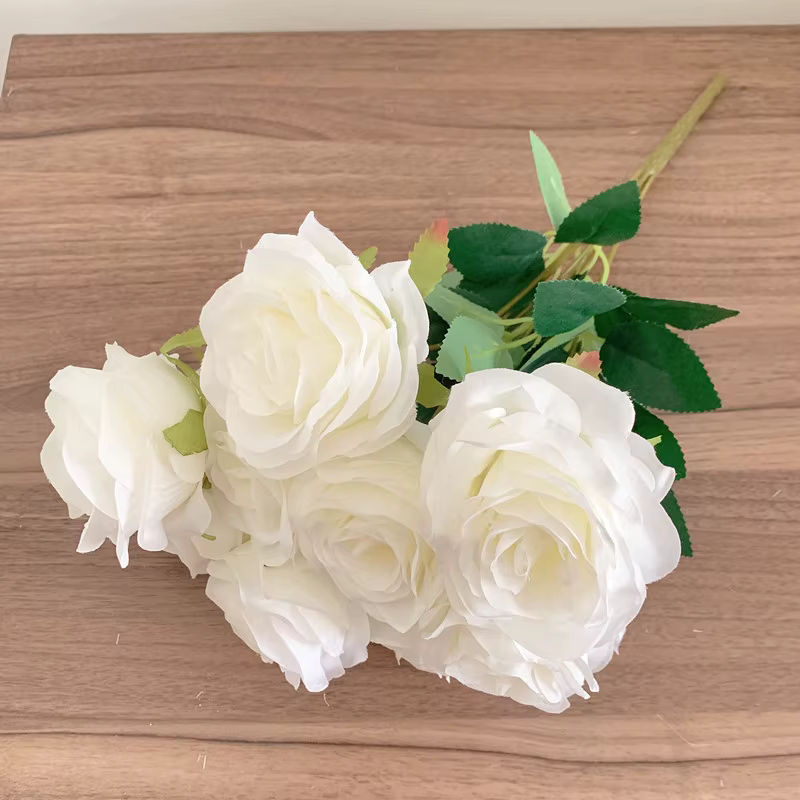 Künstlicher Rosenstrauß von shine&sasha in Milchweiß und Elfenbein mit 9 Köpfen zur Dekoration für Hochzeit und Wohnzimmer - Bild 4