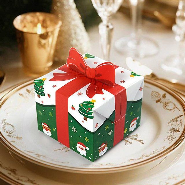 10 Stück Mini Weihnachtliche Candy Box aus Kraftpapier in Rot mit Schleife für Geschenke und Kinder-Goodies - Bild 1