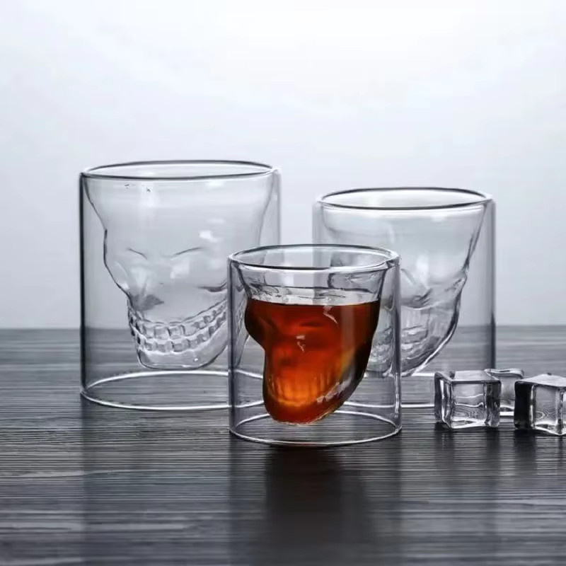 Kreativer Totenkopf-Glasbecher in Transparent, ideal für Wodka oder Bier - Bild 3