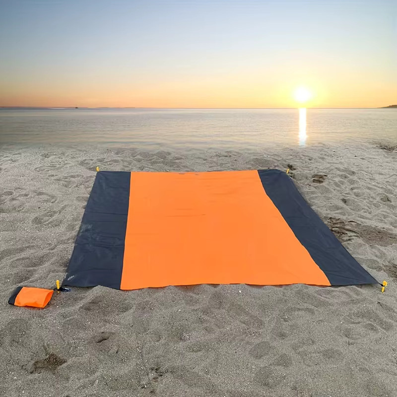 Sandfreie und wasserdichte Strandmatte aus Polyester mit Karomuster in Orange, faltbare Stranddecke B: 200 cm, B: 140 cm - Bild 2